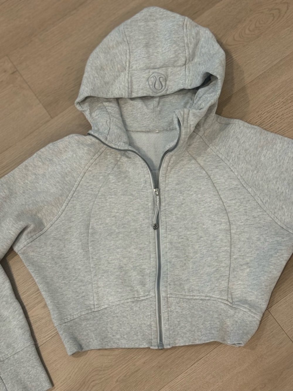 Lululemon cropped hoodie size 4